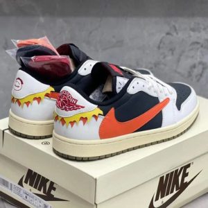 نایک ایر جردن وان تراویس Air Jordan 1 Low x Travis Scott