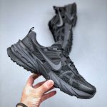 کتونی نایک وی تو کی ران مشکی NIKE V2K RUN