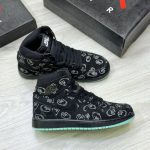 نایک جردن وان رترو کاز مشکی Jordan 1 Retro Kaws Black