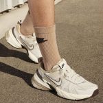 کتونی نایک وی تو کی ران کرمی NIKE V2K RUN