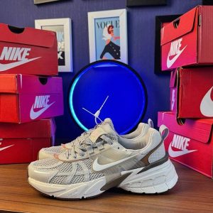 کتونی نایک وی تو کی ران کرمی NIKE V2K RUN