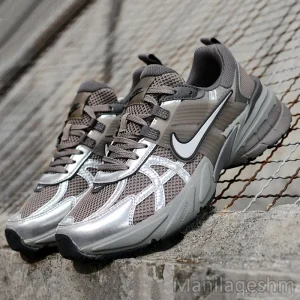 کتونی نایک وی تو کی ران قهوه ای خاکستری نقره ای متالیک Nike V2K Run Cave Stone